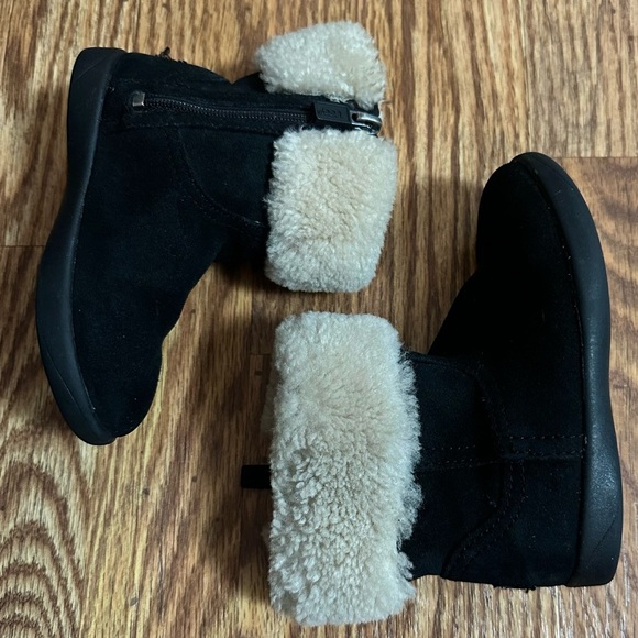 UGG Toddler's Jorie II Boot in Black - Picture 9 of 13